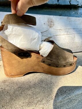 Elegant Suede Wedge Platform Heels Franco Sarto 6 disco y2k retro olive sandals